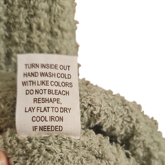 Green Textured Soft Sweater Tank - Picture 3 of 4